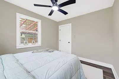 9434 E Avenue K, Houston, TX 77012 - Photo 11