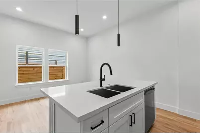 8321-8323 Observatory Street #A/B, Houston, TX 77088 - Photo 23