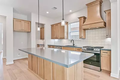 2519 S Houston Avenue, Pearland, TX 77581 - Photo 17