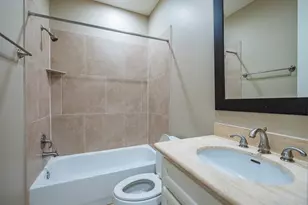 631 Live Oak St, Houston, TX 77003 - Photo 5