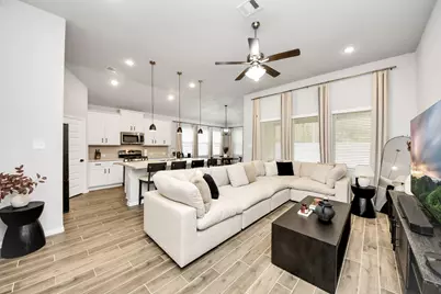 6618 Beacon View Drive, Baytown, TX 77521 - Photo 9