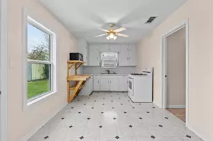 909 Tarpey Rd, Texas City, TX 77591 - Photo 11