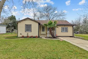 909 Tarpey Rd, Texas City, TX 77591 - Photo 1