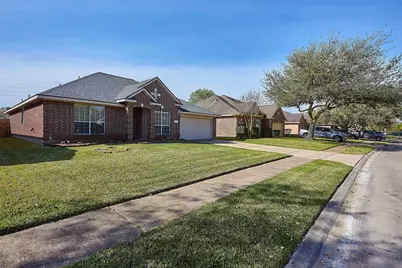 3630 Sheldon Drive, Pearland, TX 77584 - Photo 3