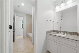 11211 Greenwillow St, Houston, TX 77035 - Photo 33