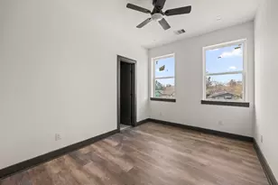 7818 Hanfro Ln, Houston, TX 77088 - Photo 9