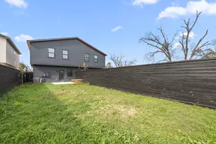 7818 Hanfro Ln, Houston, TX 77088 - Photo 39