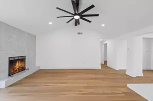 10730 Wickersham Ln, Houston, TX 77042 - Photo 23