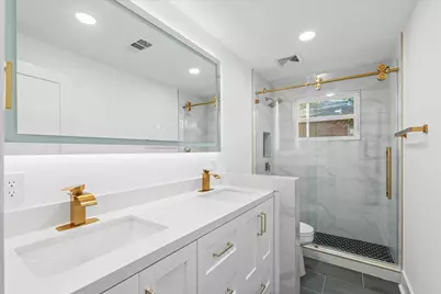 10730 Wickersham Lane, Houston, TX 77042 - Photo 33