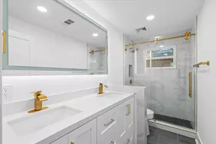 10730 Wickersham Ln, Houston, TX 77042 - Photo 33