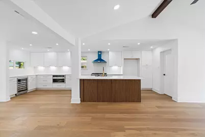 10730 Wickersham Lane, Houston, TX 77042 - Photo 17