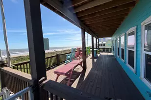 3180 Gulf Castle Dr, Crystal Beach, TX 77650 - Photo 7