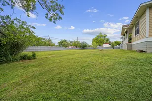 202 Sweed St, Brenham, TX 77833 - Photo 25
