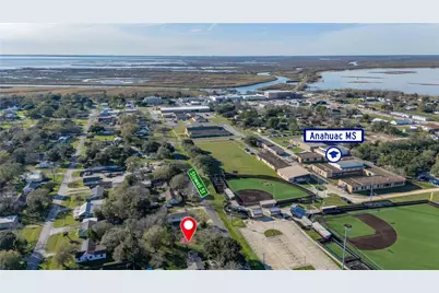 800 Stowell Street, Anahuac, TX 77514 - Photo 5