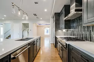 711 W Clay St, Houston, TX 77019 - Photo 17