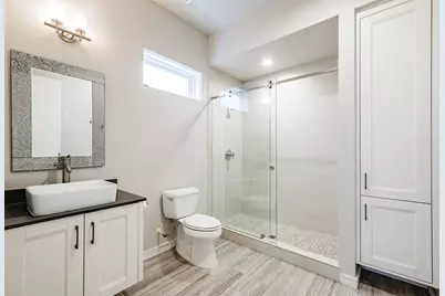 711 W Clay Street, Houston, TX 77019 - Photo 11