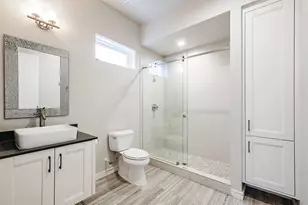 711 W Clay St, Houston, TX 77019 - Photo 11