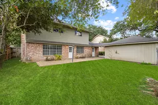 2035 Briarlee Dr, Houston, TX 77077 - Photo 29