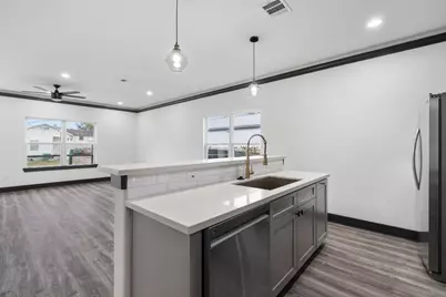 911 Panama Boulevard, Houston, TX 77009 - Photo 7