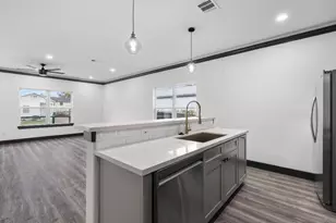 911 Panama Blvd, Houston, TX 77009 - Photo 7