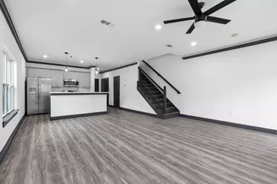 911 Panama Boulevard, Houston, TX 77009 - Photo 3