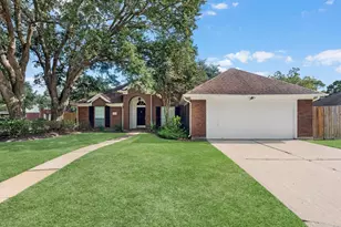 1316 Danielle Ln, Pearland, TX 77581 - Photo 1