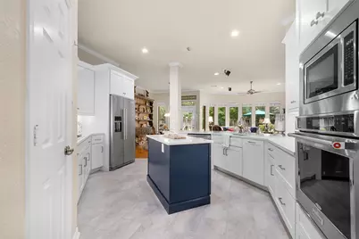 62 S Warbler Bend Circle, The Woodlands, TX 77382 - Photo 21