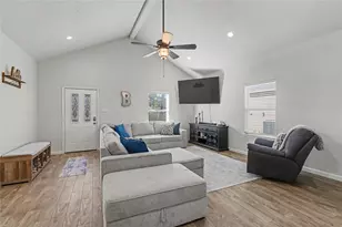 186 N Village Cove Loop, Livingston, TX 77351 - Photo 5
