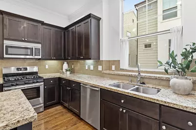 2411 Beall Street, Houston, TX 77008 - Photo 15