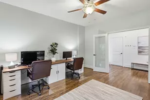 2411 Beall St, Houston, TX 77008 - Photo 9