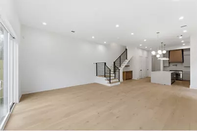 815A Lawrence Street, Houston, TX 77007 - Photo 9