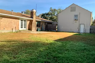 301 Travis St, Baytown, TX 77520 - Photo 5