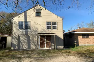 301 Travis St, Baytown, TX 77520 - Photo 7