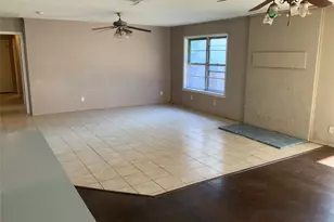 301 Travis St, Baytown, TX 77520 - Photo 13