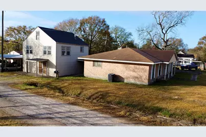 301 Travis Street, Baytown, TX 77520 - Photo 3