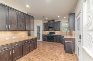 2318 Perkins Crossing Dr, Conroe, TX 77304 - Photo 11