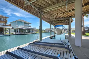 543 Sunset Cir, Galveston, TX 77554 - Photo 33