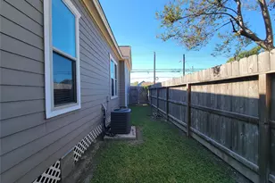 2604 Cochran St, Houston, TX 77009 - Photo 35