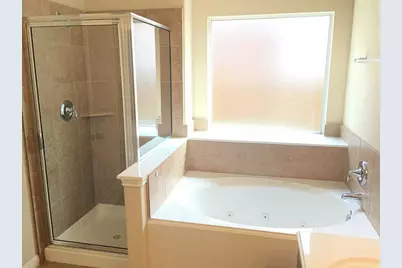 10006 Kendahlwood Lane, Tomball, TX 77375 - Photo 9