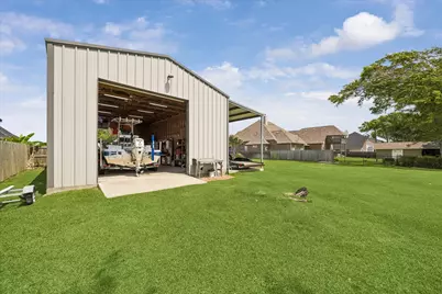 6934 Plantation Drive, Baytown, TX 77523 - Photo 9