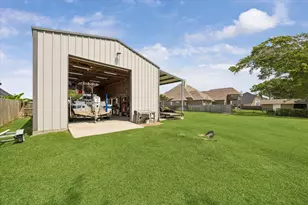 6934 Plantation Dr, Baytown, TX 77523 - Photo 9