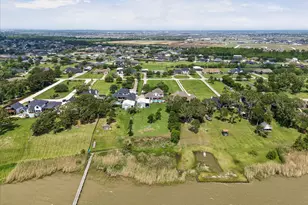 6934 Plantation Dr, Baytown, TX 77523 - Photo 11