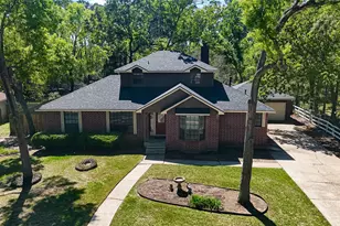 1015 Oak Leaf St, La Porte, TX 77571 - Photo 1