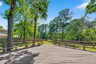 1015 Oak Leaf St, La Porte, TX 77571 - Photo 7