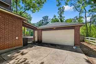 1015 Oak Leaf St, La Porte, TX 77571 - Photo 5