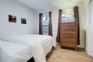 4009 Woodshire St, Houston, TX 77025 - Photo 9