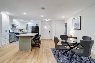 4009 Woodshire St, Houston, TX 77025 - Photo 7