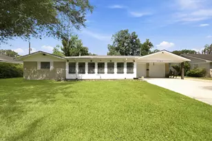 2202 French Pl, Baytown, TX 77520 - Photo 5