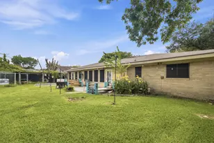 2202 French Pl, Baytown, TX 77520 - Photo 29
