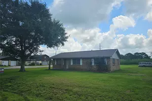 120 Ronald Ave, Bay City, TX 77414 - Photo 3